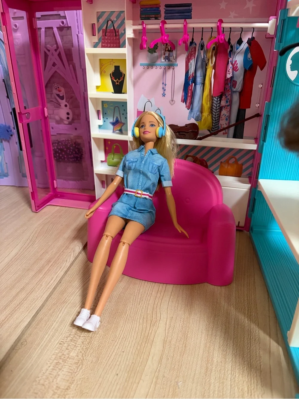 Barbie close shoes